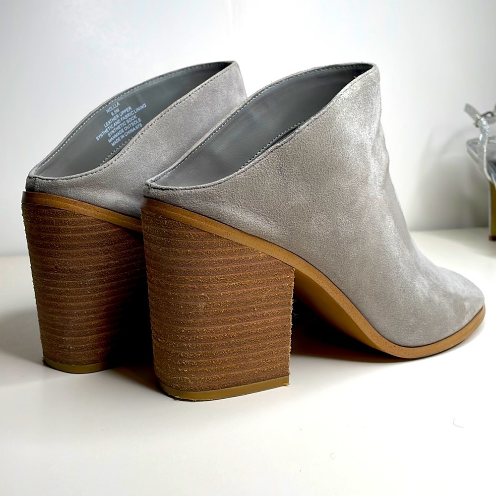 Steve Madden Nollla Suede Open Toe Stack Heel Mul… - image 1